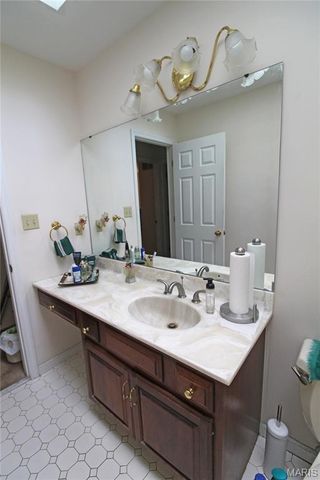 100 Worthington Oaks Drive, Creve Coeur, MO 63141