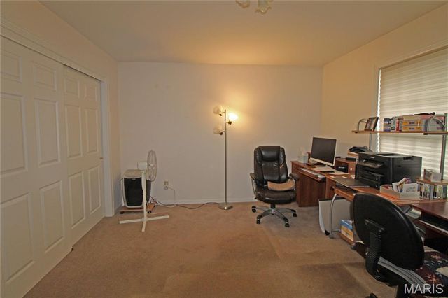 100 Worthington Oaks Drive, Creve Coeur, MO 63141