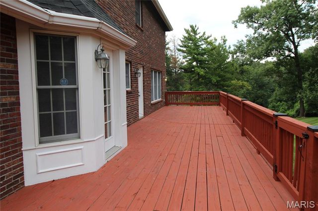 100 Worthington Oaks Drive, Creve Coeur, MO 63141