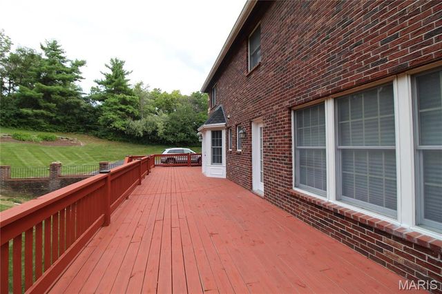 100 Worthington Oaks Drive, Creve Coeur, MO 63141