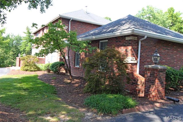 100 Worthington Oaks Drive, Creve Coeur, MO 63141
