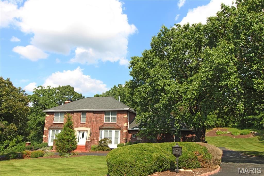 100 Worthington Oaks Drive, Creve Coeur, MO 63141
