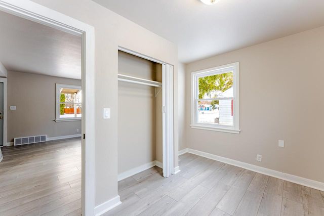 5106 W Stark STREET, Milwaukee, WI 53218