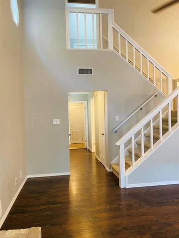 4404 Travis Country CIR G4, Austin, TX 78735