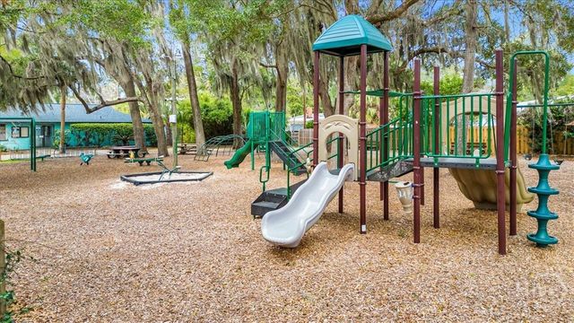 311 Pickwick Road, Savannah, GA 31410