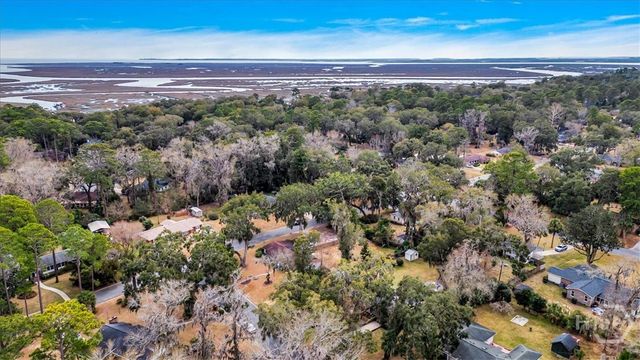 311 Pickwick Road, Savannah, GA 31410