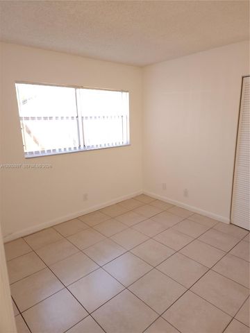 4505 Treehouse Ln 8-H, Tamarac, FL 33319