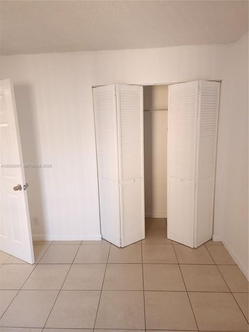 4505 Treehouse Ln 8-H, Tamarac, FL 33319