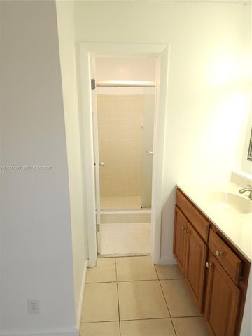 4505 Treehouse Ln 8-H, Tamarac, FL 33319