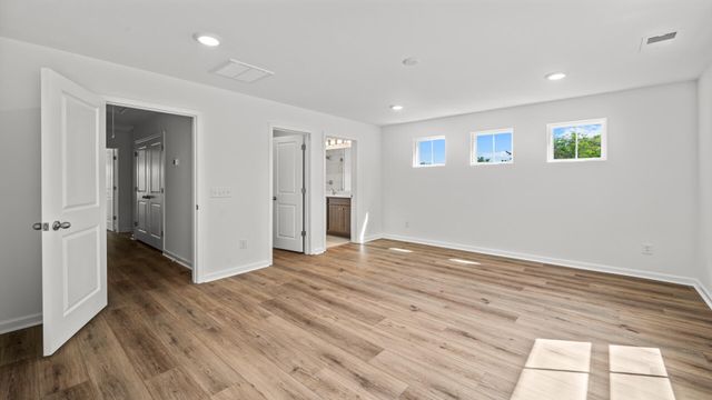 1935 Orangeburg Street, North Charleston, SC 29405