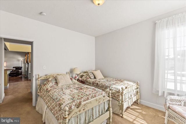 153 LAURA LN, Gettysburg, PA 17325