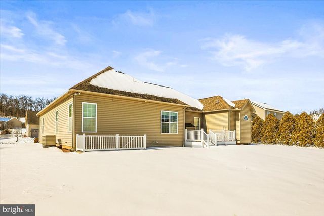 153 LAURA LN, Gettysburg, PA 17325