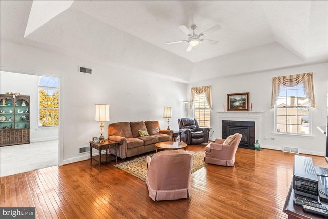 153 LAURA LN, Gettysburg, PA 17325