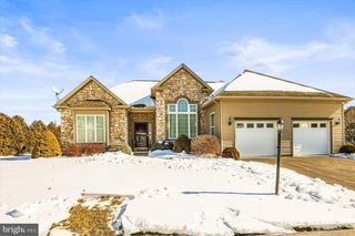 153 LAURA LN, Gettysburg, PA 17325