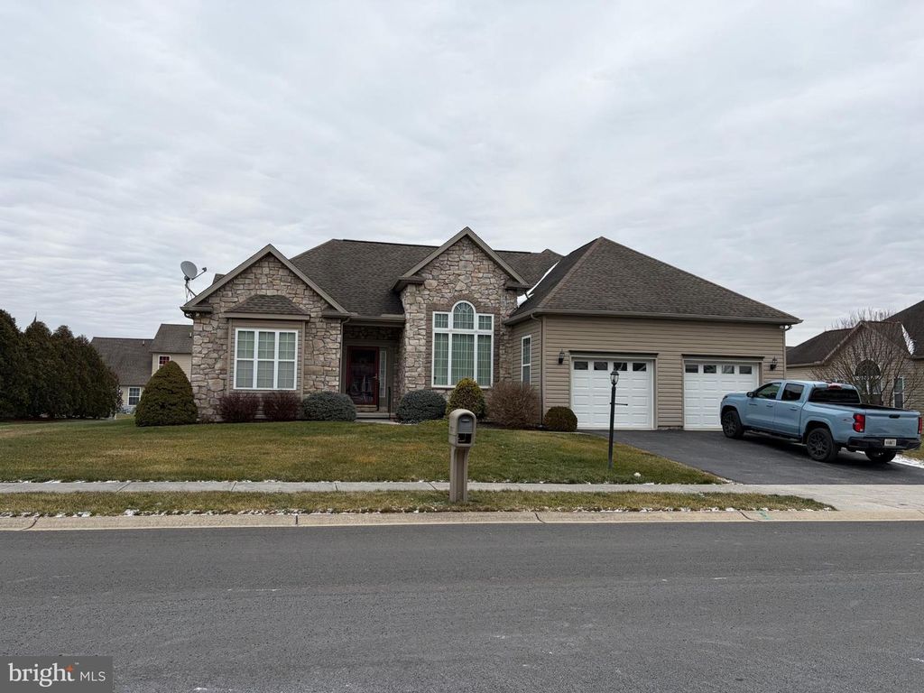 153 LAURA LN, Gettysburg, PA 17325