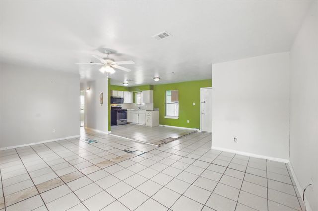 1911 Thonig Road, Houston, TX 77055