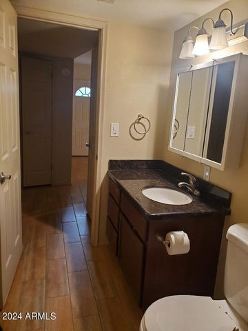 2525 S COLLEGE Avenue 8, Tempe, AZ 85282