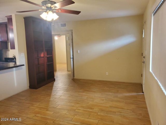 2525 S COLLEGE Avenue 8, Tempe, AZ 85282