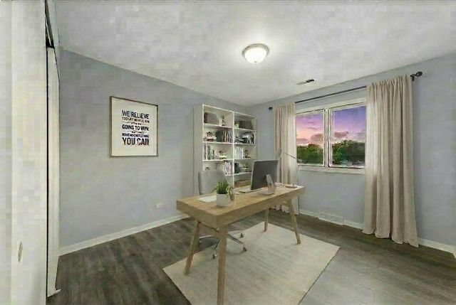 1424 Stonebridge Circle L9, Wheaton, IL 60189