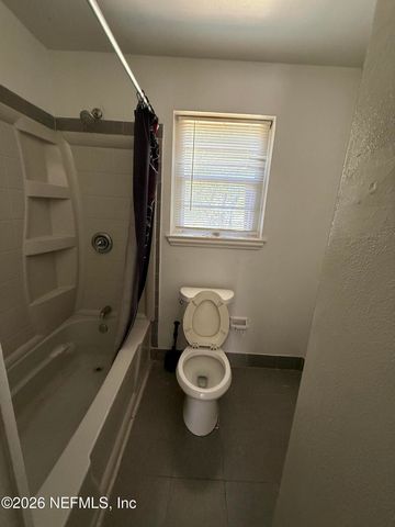 8384 DELAWARE Avenue, Jacksonville, FL 32208
