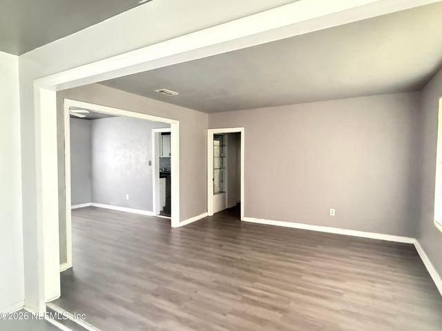 8384 DELAWARE Avenue, Jacksonville, FL 32208