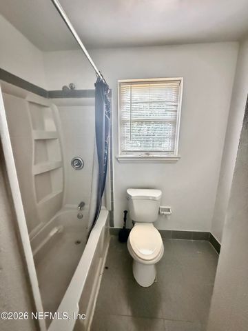 8384 DELAWARE Avenue, Jacksonville, FL 32208