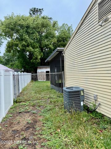 8384 DELAWARE Avenue, Jacksonville, FL 32208