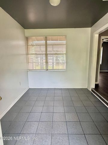 8384 DELAWARE Avenue, Jacksonville, FL 32208