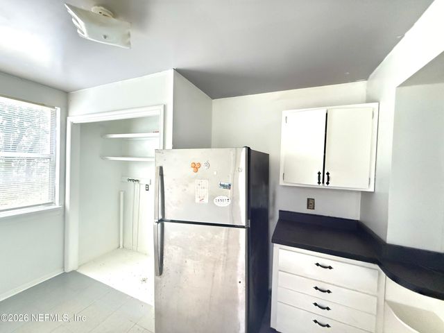 8384 DELAWARE Avenue, Jacksonville, FL 32208