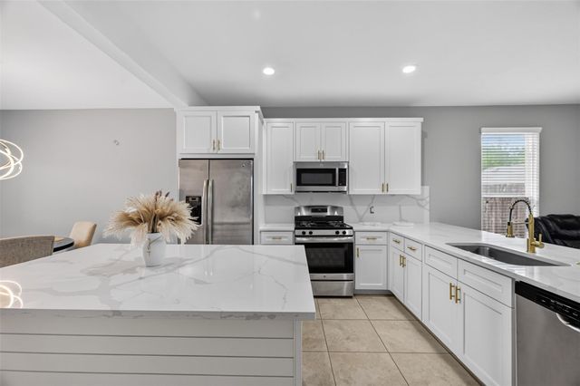 14511 Painted Sands Trail, Houston, TX 77049