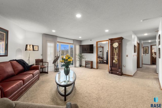 4609 S Oxbow Ave Avenue 202, Sioux Falls, SD 57106