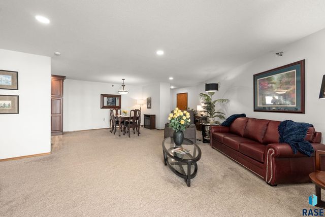 4609 S Oxbow Ave Avenue 202, Sioux Falls, SD 57106