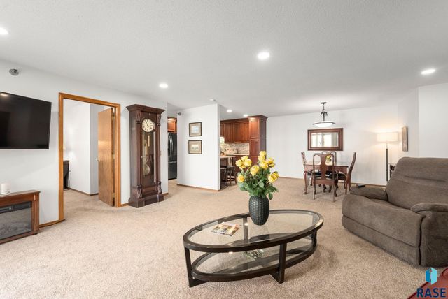 4609 S Oxbow Ave Avenue 202, Sioux Falls, SD 57106