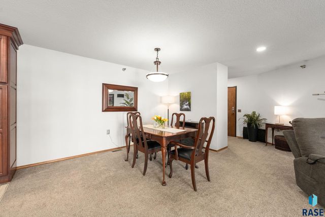 4609 S Oxbow Ave Avenue 202, Sioux Falls, SD 57106