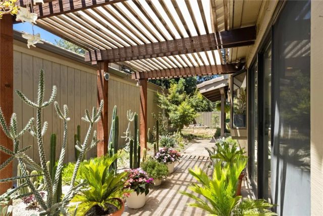 34 Pebblewood Pines Drive, Chico, CA 95926