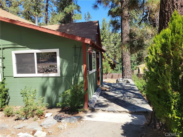 1116 Lark Road, Wrightwood, CA 92397