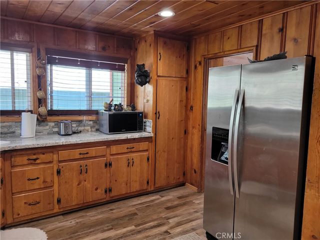 1116 Lark Road, Wrightwood, CA 92397
