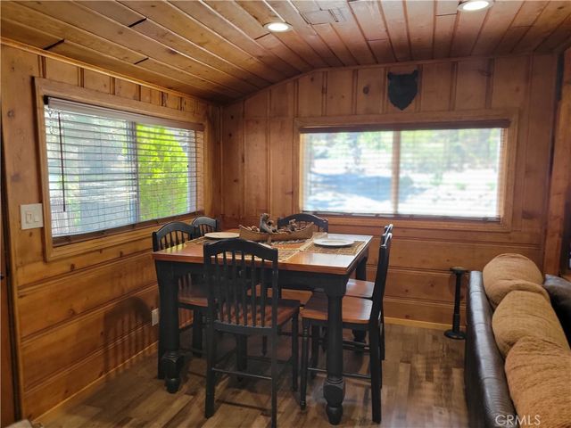 1116 Lark Road, Wrightwood, CA 92397