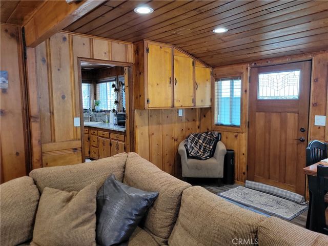 1116 Lark Road, Wrightwood, CA 92397