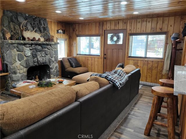 1116 Lark Road, Wrightwood, CA 92397