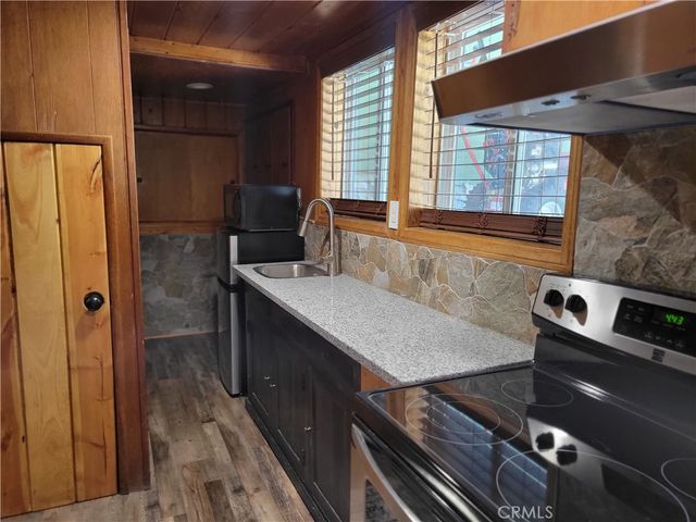 1116 Lark Road, Wrightwood, CA 92397