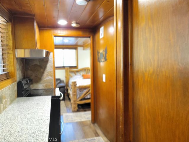 1116 Lark Road, Wrightwood, CA 92397