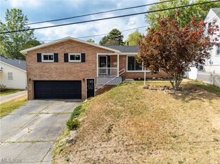 300 Beechwood Boulevard, Wintersville, OH 43953