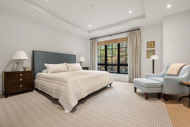 148 Weston Rd 208, Wellesley, MA 02482