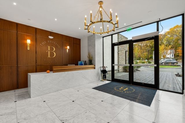 148 Weston Rd 208, Wellesley, MA 02482