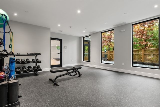 148 Weston Rd 208, Wellesley, MA 02482