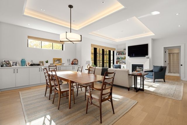 148 Weston Rd 208, Wellesley, MA 02482