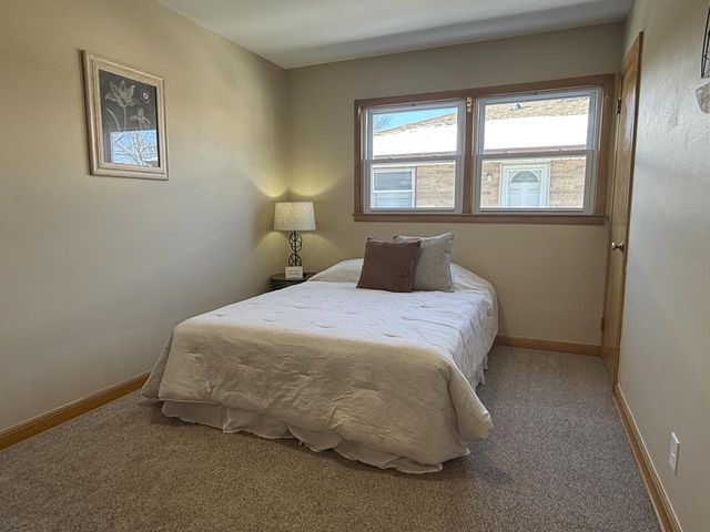 2730 E Armour AVENUE, Saint Francis, WI 53235