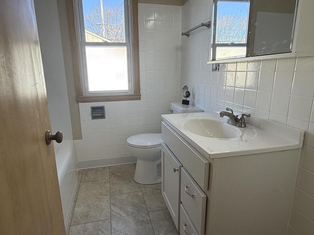 2730 E Armour AVENUE, Saint Francis, WI 53235