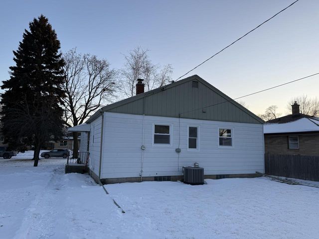 2730 E Armour AVENUE, Saint Francis, WI 53235